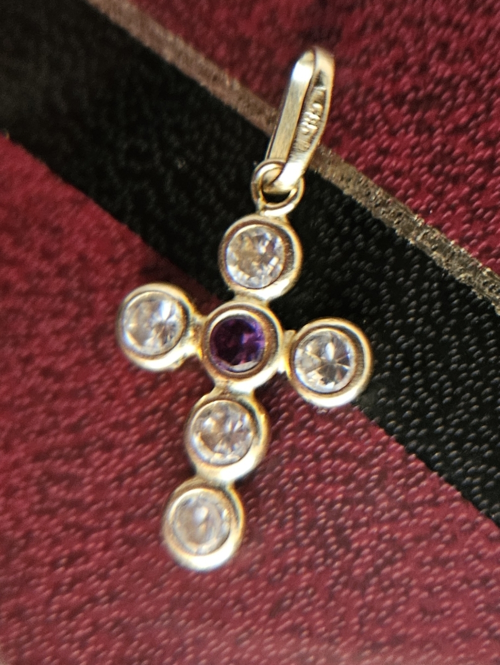 14K Gold Cross Pendant Marked 585.